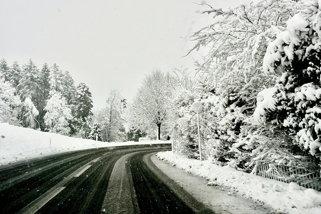 Winter road