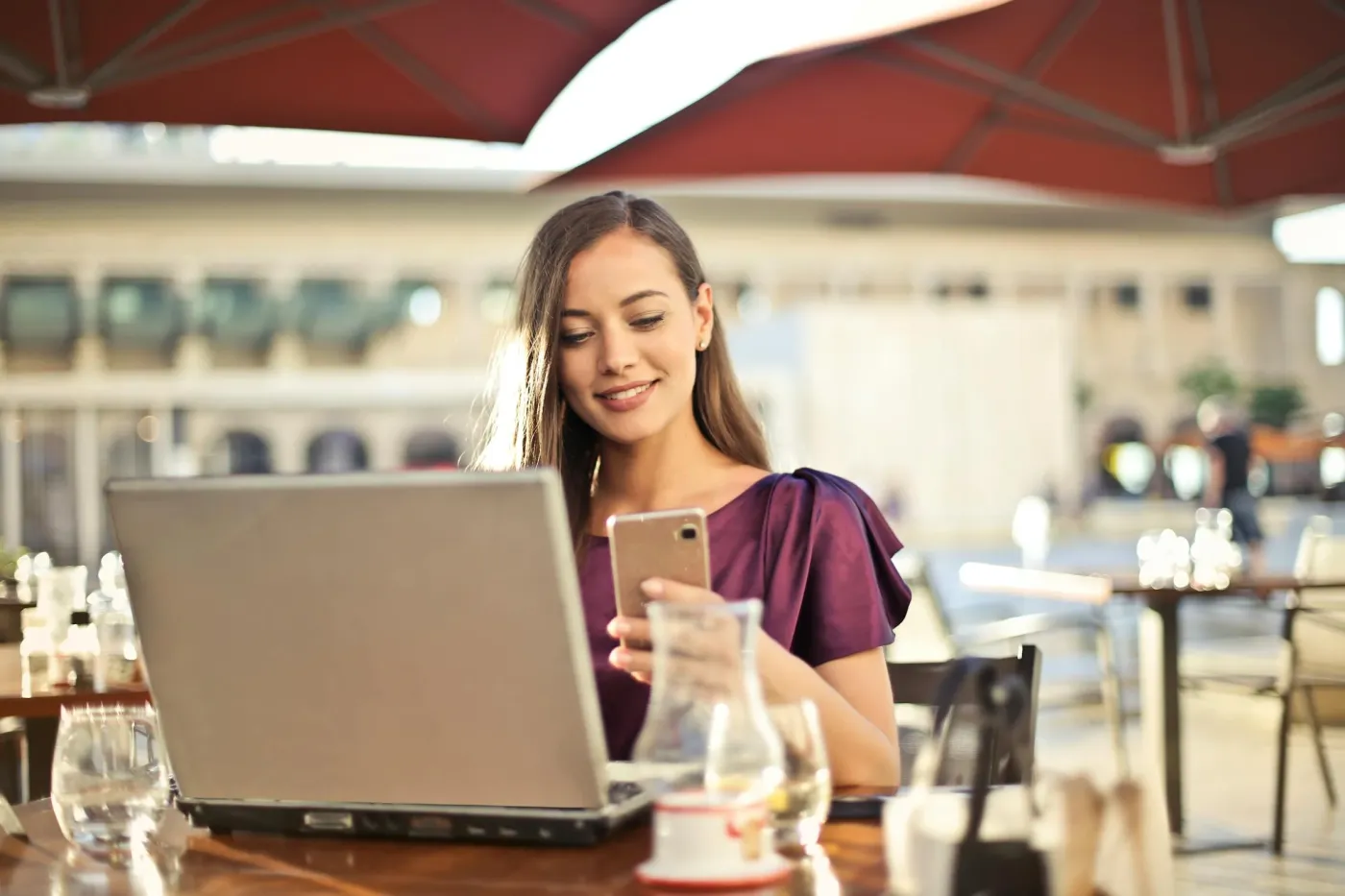 Women in coffee shop